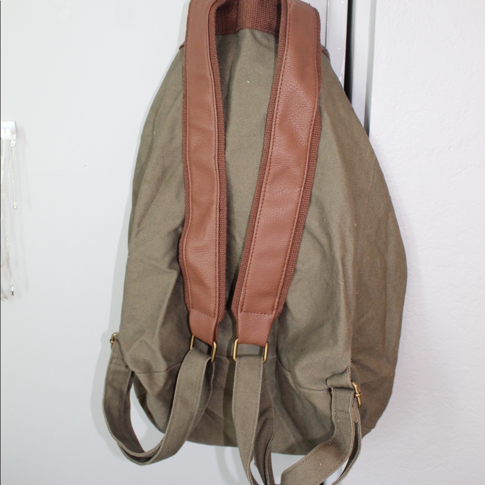 backpack - Picture 2 of 3